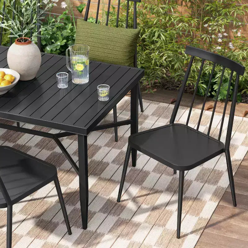 Chaise empilable Windsor sans accoudoirs pour salle à manger d'extérieur, noire - Threshold™