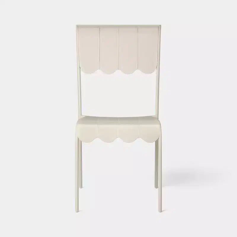 Chaise de salle à manger empilable sans accoudoirs d'extérieur en lattes festonnées crème - Room Essentials™
