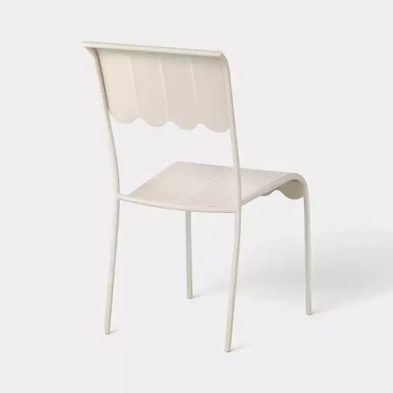 Chaise de salle à manger empilable sans accoudoirs d'extérieur en lattes festonnées crème - Room Essentials™