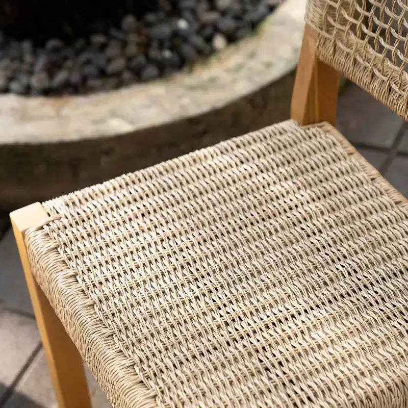 Sonoma Lane Sterling Chaises de salle à manger d'extérieur 2 pièces en teck miel – Résistantes aux intempéries, sans accoudoirs