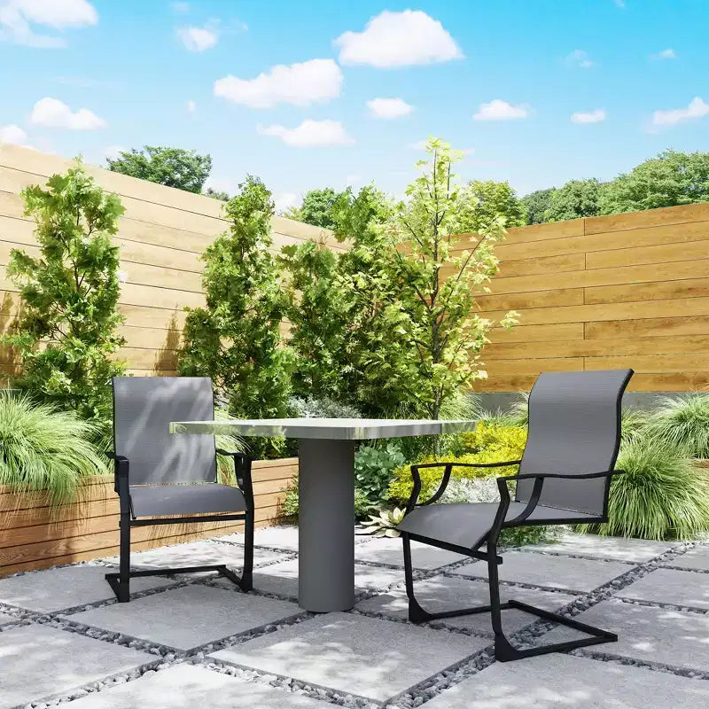 Chaises de salle à manger d'extérieur Outsunny, lot de 2 chaises de salle à manger de jardin à ressort en C, avec dossier haut, tissu respirant et cadre en métal, pour jardin, terrasse