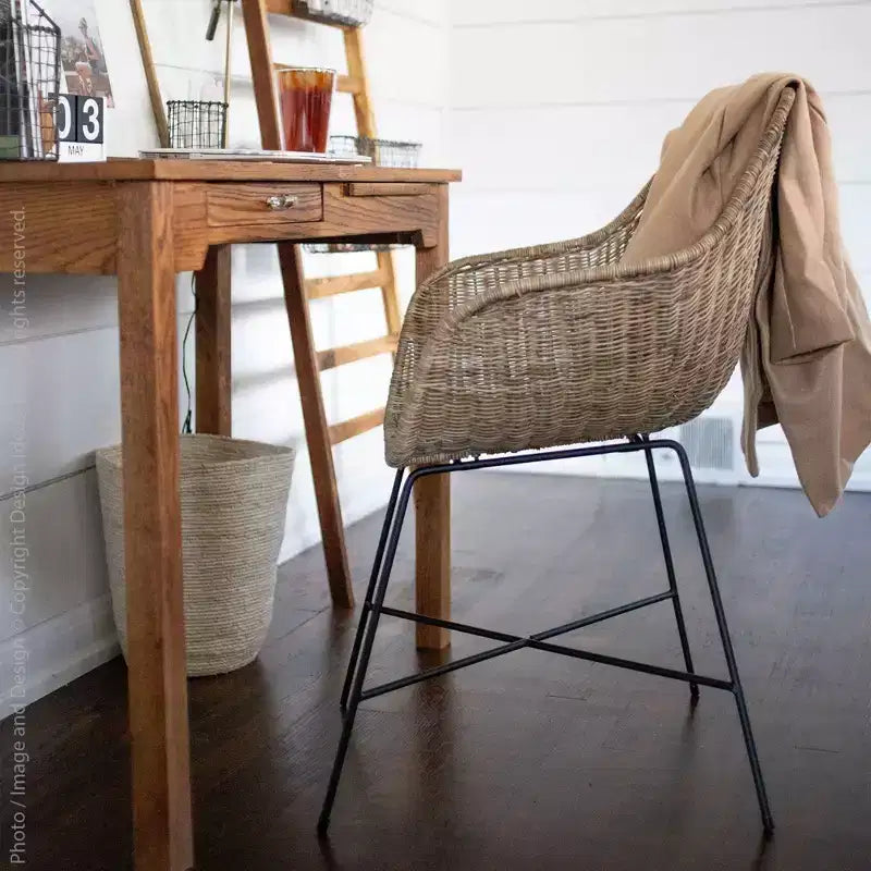 Chaise de salle à manger en rotin tressé Ormond de texxture, meuble d'intérieur/extérieur pour salle à manger ou cuisine, pour table ou porche avec pieds en métal, naturel