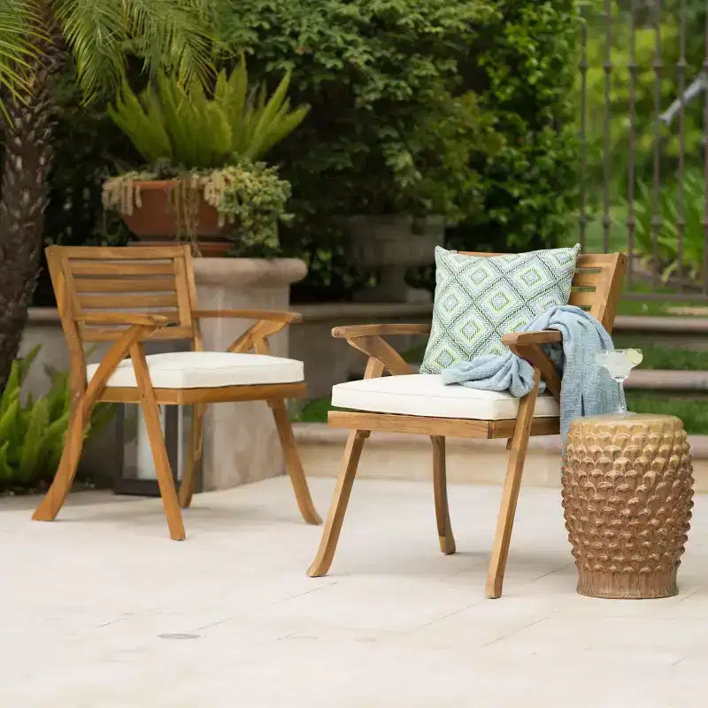 Chaises de salle à manger d'extérieur en bois d'acacia Baia de GDFStudio avec coussin (lot de 2)