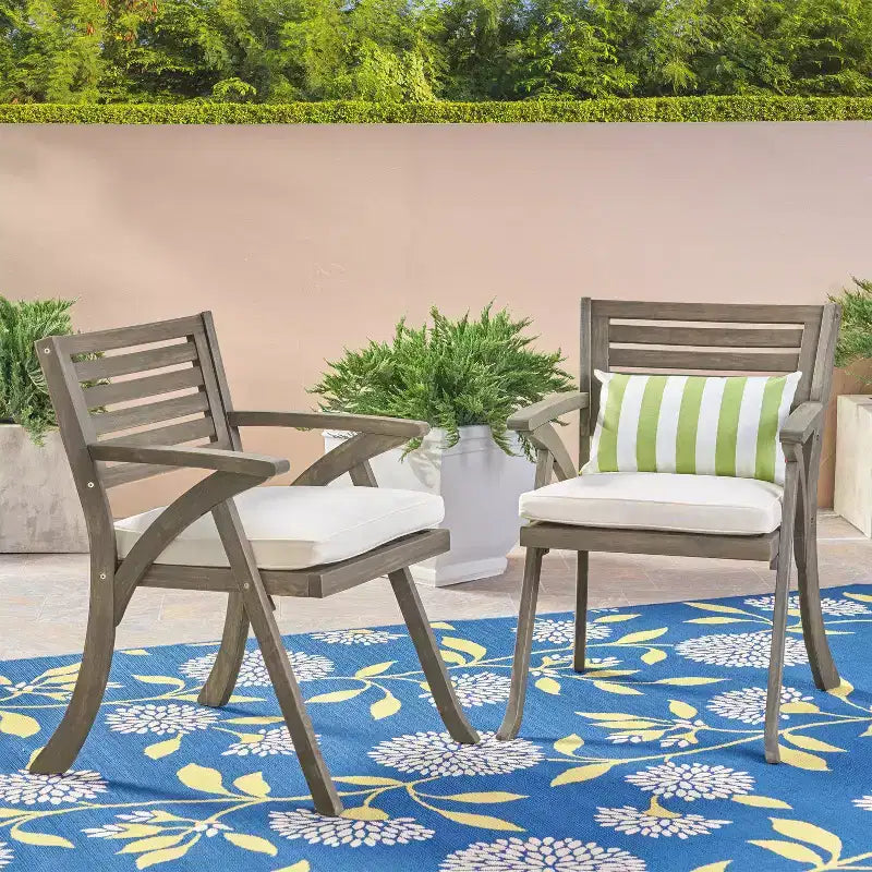 Chaises de salle à manger d'extérieur en bois d'acacia Baia de GDFStudio avec coussin (lot de 2)