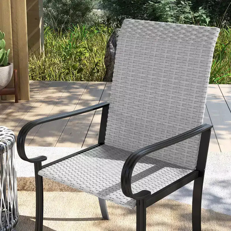Chaises de salle à manger d'extérieur en osier Outsunny, fauteuils en rotin toutes saisons avec accoudoirs, cadre en acier, dossier haut et assise profonde