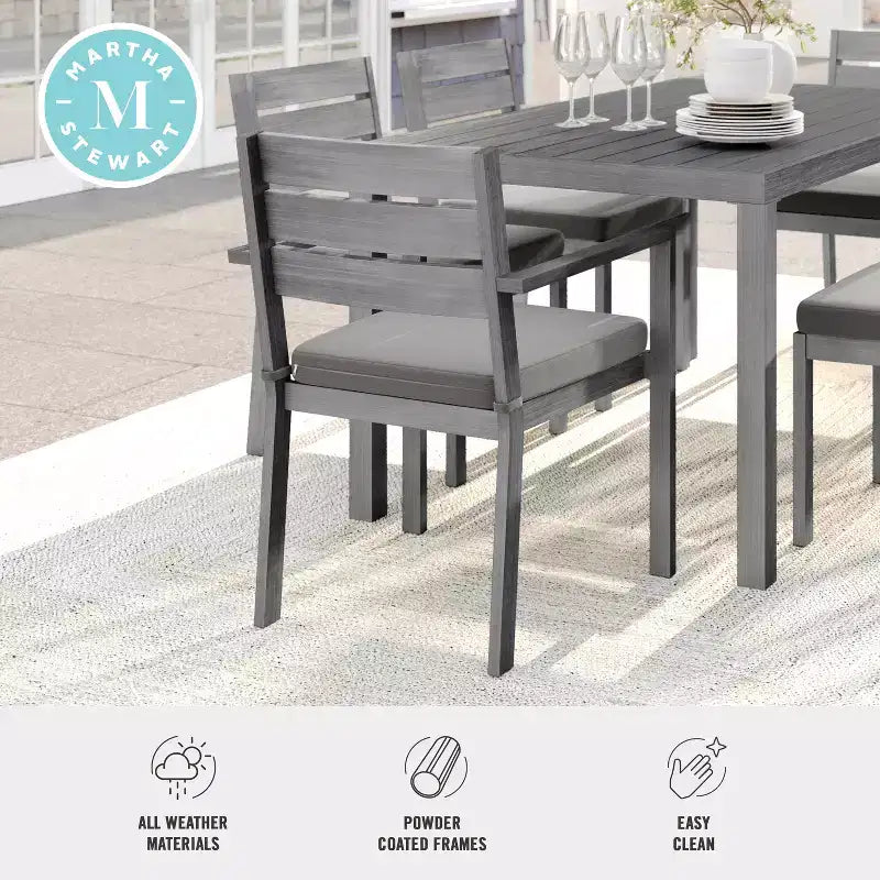 Martha Stewart Bedford, lot de 2 fauteuils de salle à manger empilables intérieurs/extérieurs avec finition en aluminium brossé à grain de bois et coussins d'assise toutes saisons