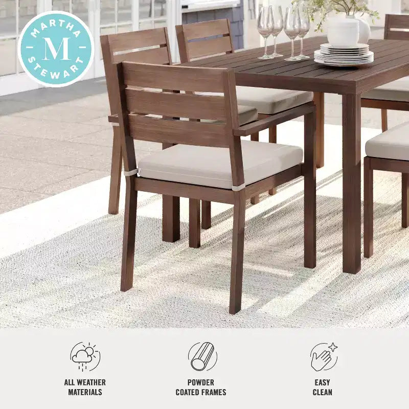Martha Stewart Bedford, lot de 2 fauteuils de salle à manger empilables intérieurs/extérieurs avec finition en aluminium brossé à grain de bois et coussins d'assise toutes saisons