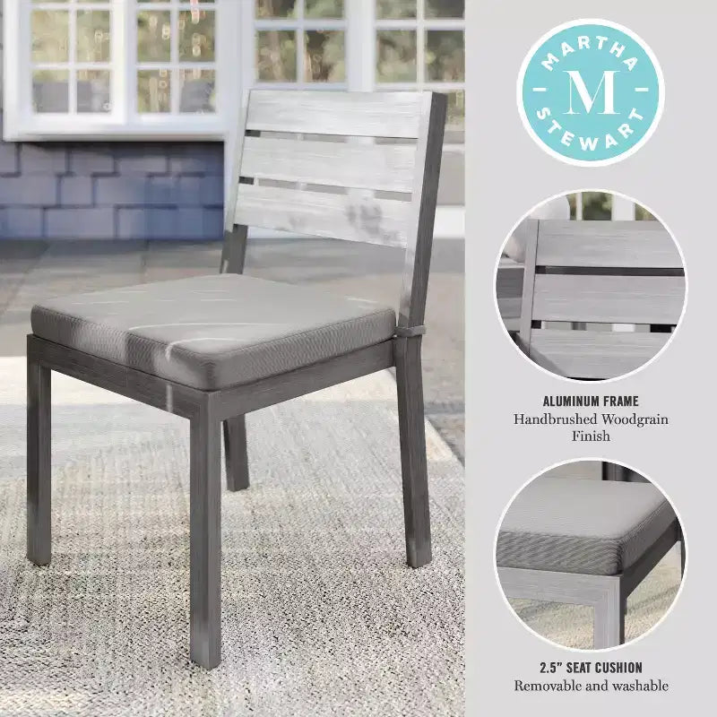 Chaise de salle à manger empilable Martha Stewart Bedford pour l'intérieur et l'extérieur avec finition en aluminium brossé effet bois et coussin d'assise toutes saisons