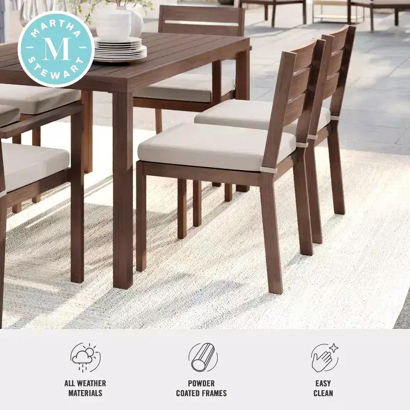 Chaise de salle à manger empilable Martha Stewart Bedford pour l'intérieur et l'extérieur avec finition en aluminium brossé effet bois et coussin d'assise toutes saisons