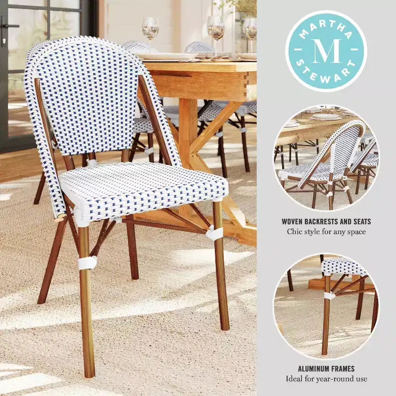 Lot de 2 chaises de bistrot empilables Martha Stewart Lily Pond, pour l'intérieur et l'extérieur, avec cadres en aluminium imitation grain de bois et dossiers et sièges en rotin tressé