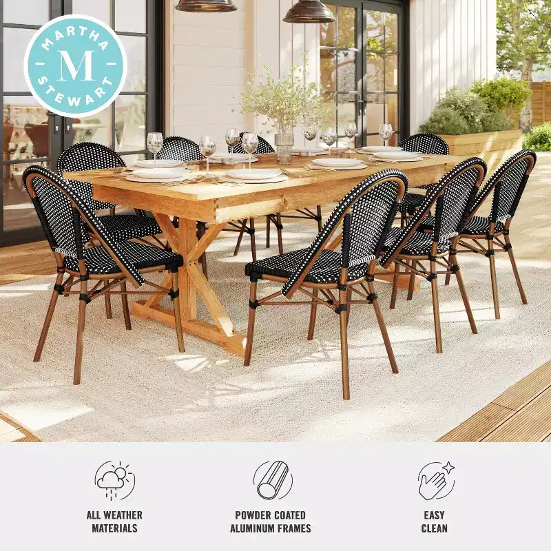 Lot de 2 chaises de bistrot empilables Martha Stewart Lily Pond, pour l'intérieur et l'extérieur, avec cadres en aluminium imitation grain de bois et dossiers et sièges en rotin tressé