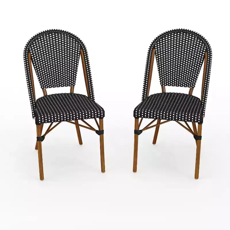Lot de 2 chaises de bistrot empilables Martha Stewart Lily Pond, pour l'intérieur et l'extérieur, avec cadres en aluminium imitation grain de bois et dossiers et sièges en rotin tressé