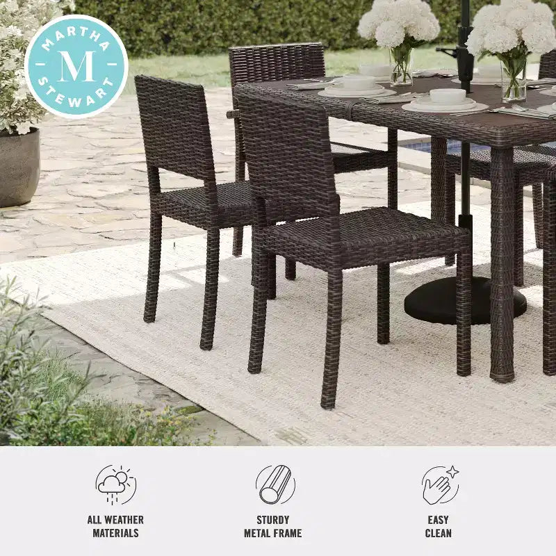 Chaise de salle à manger empilable Martha Stewart Bedford pour l'intérieur et l'extérieur en osier de rotin