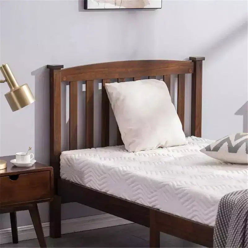 Cadre de lit plateforme simple avec tête de lit – Bois de pin massif, dégagement de 11,5"