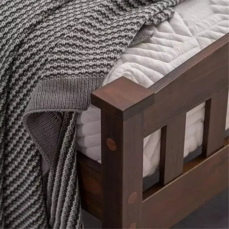 Cadre de lit plateforme simple avec tête de lit – Bois de pin massif, dégagement de 11,5"