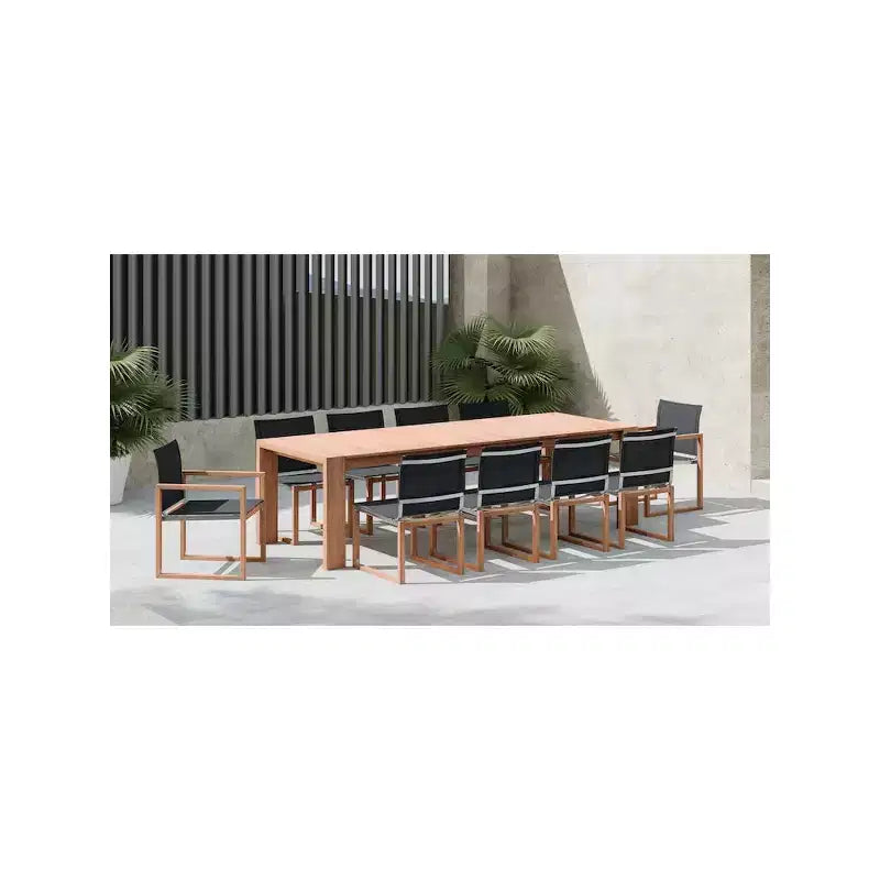 Meridian Furniture, Chaise de salle à manger d'extérieur Tulum en tissu résistant à l'eau avec accoudoirs