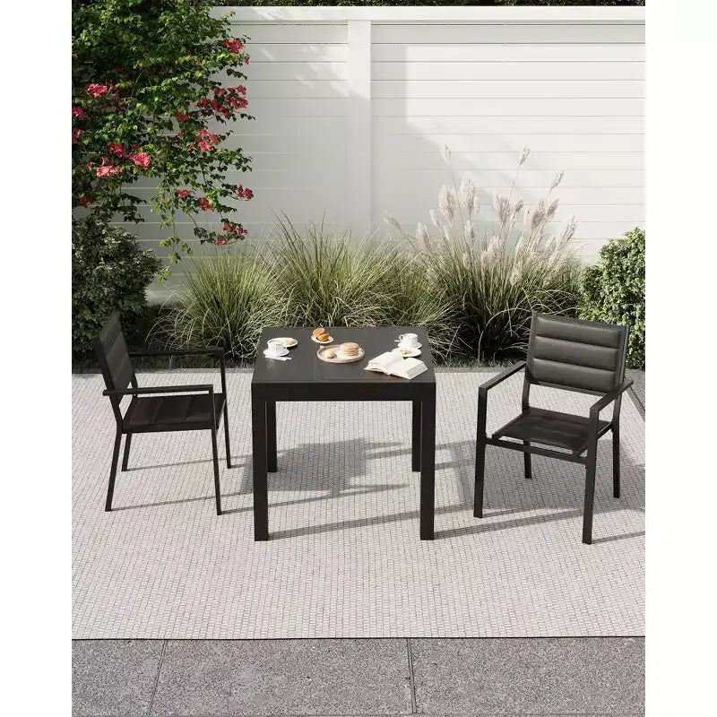 Lot de 2 chaises de salle à manger de patio, chaises de salle à manger extérieures empilables avec accoudoirs, chaise haute en aluminium avec tissu Textilene respirant pour le jardin