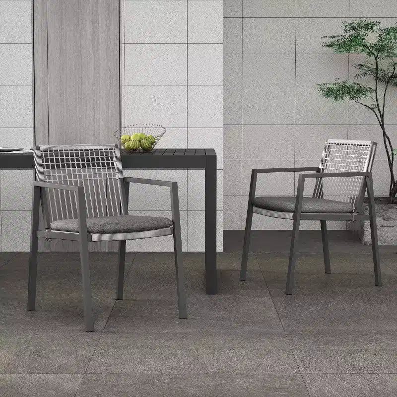 TUYOHW Lot de 2 chaises de salle à manger d'extérieur en aluminium, chaises de salle à manger de terrasse en corde tressée avec accoudoirs et dossier, chaises de terrasse pour jardin, balcon, noir + gris
