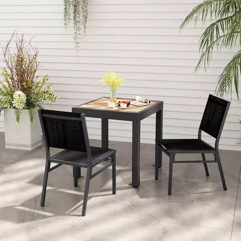 Chaises de salle à manger d'extérieur Costway avec dossier respirant et cadre en aluminium robuste