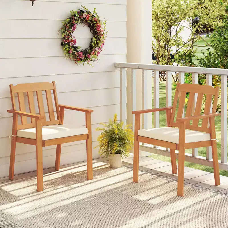 Chaises de salle à manger de patio Costway (2 ou 4 pièces) avec coussin rembourré amovible, accoudoirs et dossier à lattes