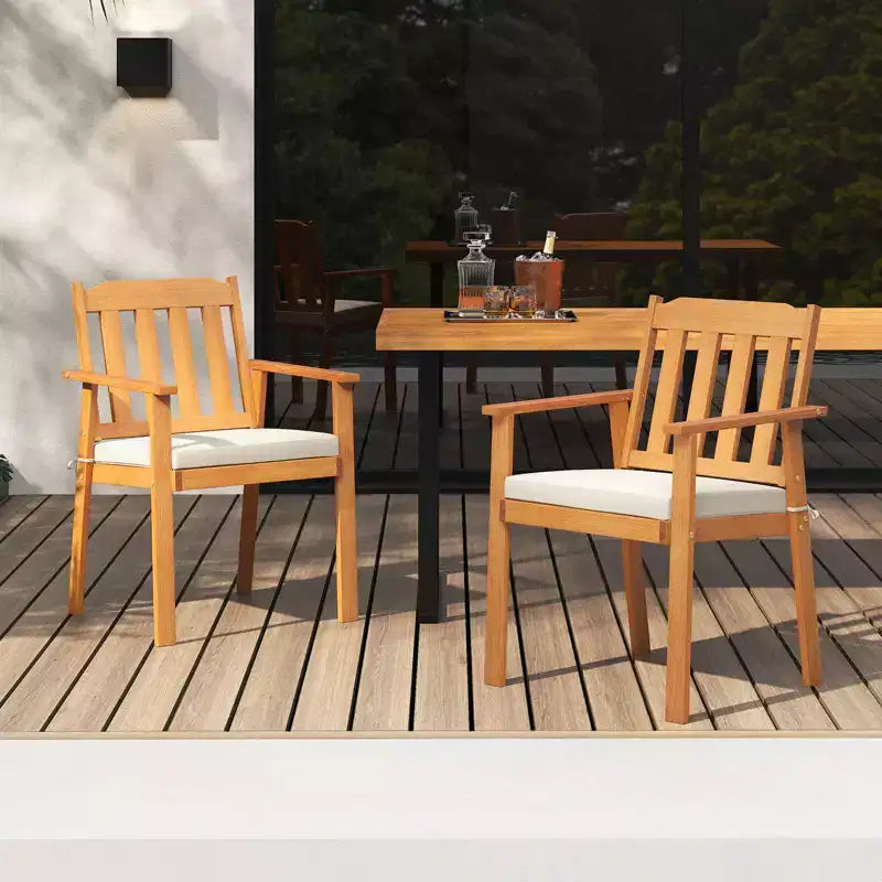 Chaises de salle à manger de patio Costway (2 ou 4 pièces) avec coussin rembourré amovible, accoudoirs et dossier à lattes