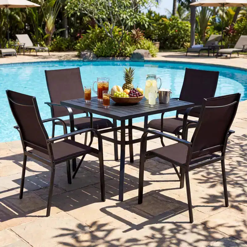 Chaises de salle à manger de patio Costway, ensemble de 4 fauteuils empilables d'extérieur avec dossier en métal