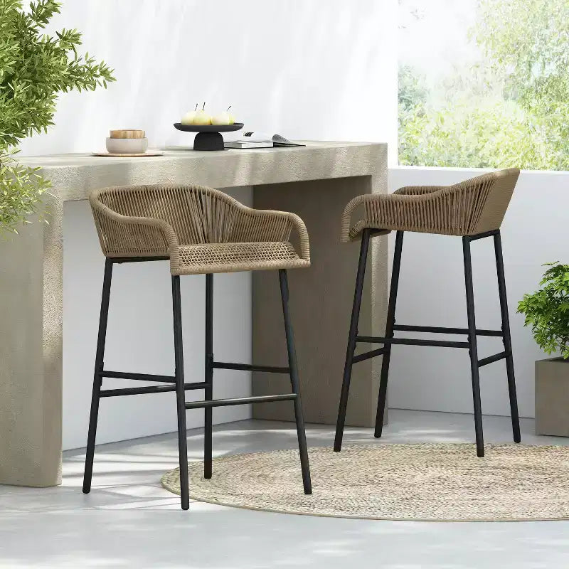 sumyeg Tabourets de bar d'extérieur en corde, lot de 2, chaises de patio tressées marron avec cadre en métal noir, résistantes aux intempéries, pour patio, balcon, jardin