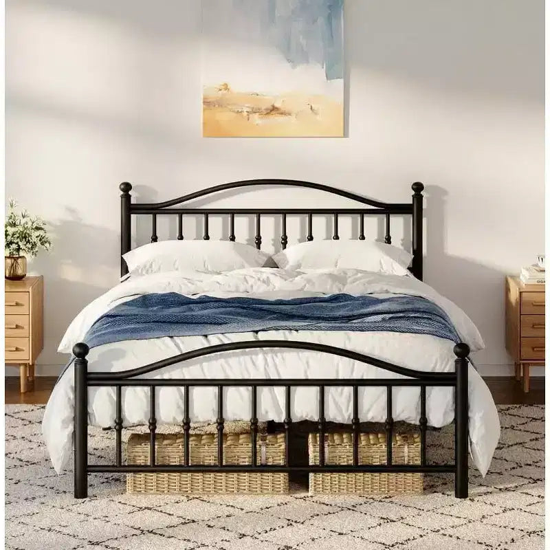 GustoWave Metal Bed Frame with Vintage Circular Headboard and Footboard