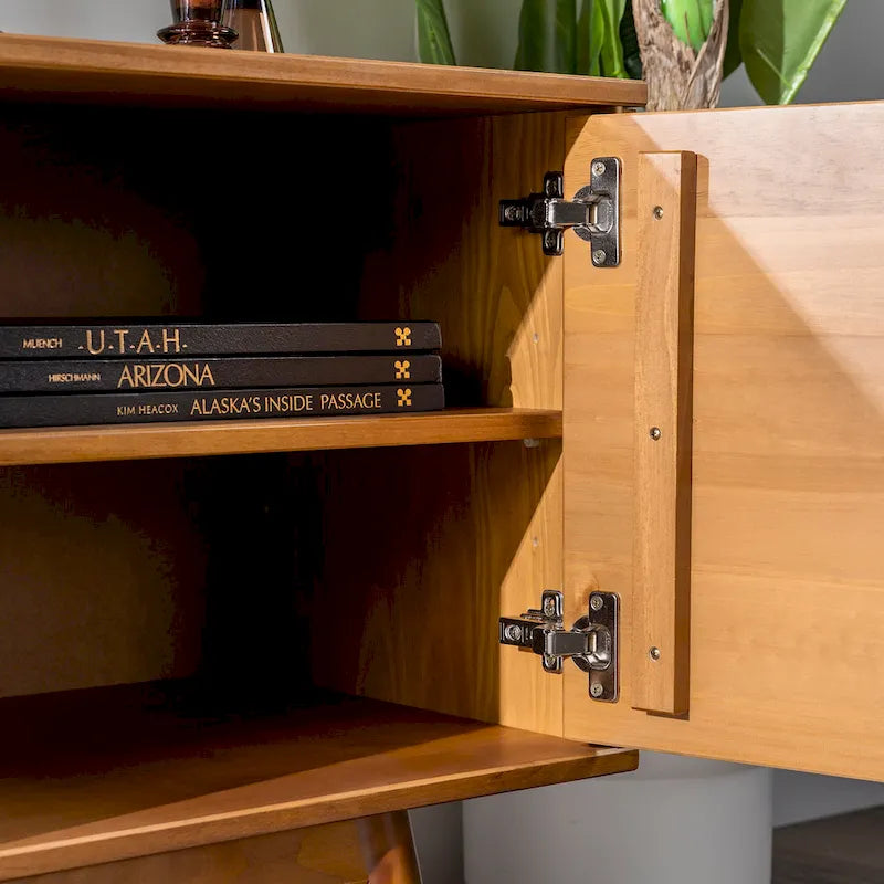 Meuble TV en bois massif de style Mid-Century Middlebrook de 70 po
