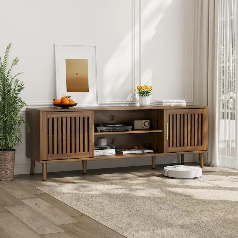 Meuble TV de 160 cm avec 2 portes à persiennes et étagère de rangement réglable, Meuble TV moderne médiéval avec espace de rangement