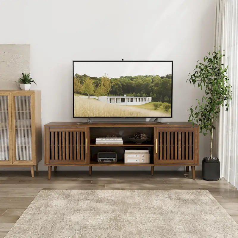 Meuble TV de 160 cm avec 2 portes à persiennes et étagère de rangement réglable, Meuble TV moderne médiéval avec espace de rangement