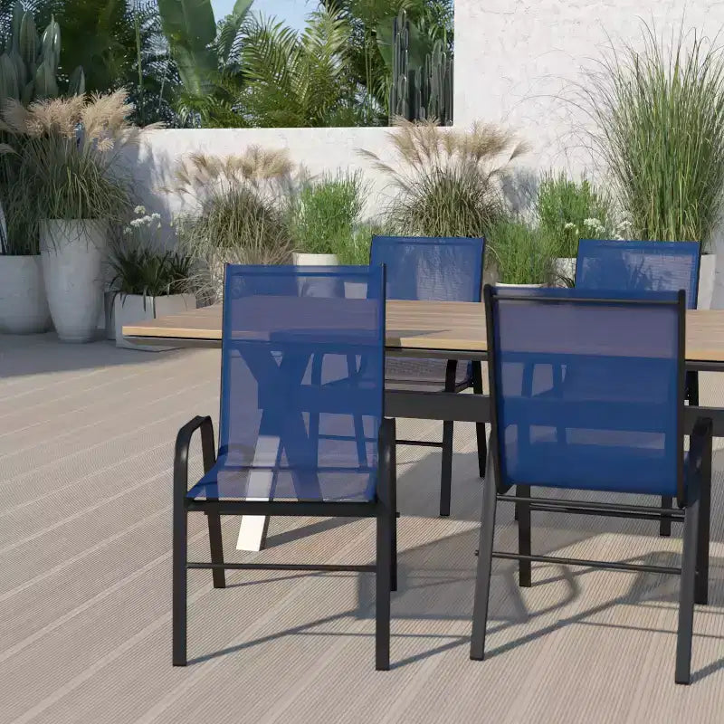 Lot de 4 chaises empilables d'extérieur Flash Furniture de la série Brazos avec matériau Flex Comfort et cadre en métal