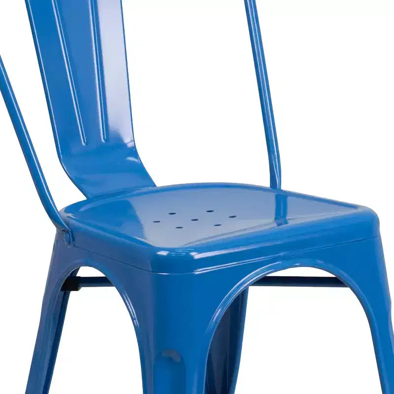 Chaise de salle à manger empilable Emma and Oliver de qualité commerciale en métal coloré pour l'intérieur et l'extérieur