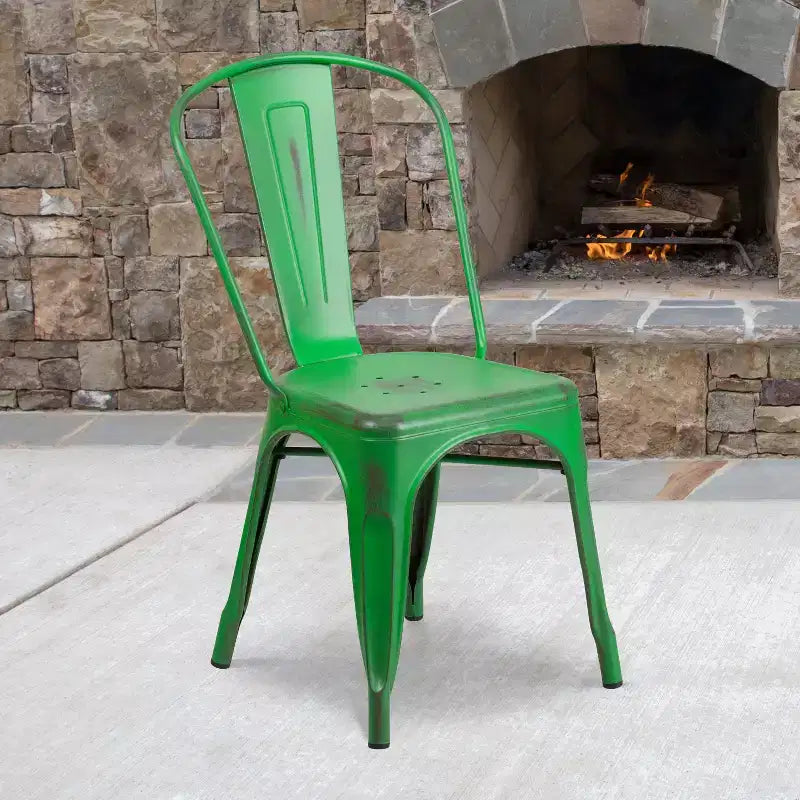 Chaise empilable Emma et Oliver en métal vieilli coloré de qualité commerciale pour l'intérieur et l'extérieur