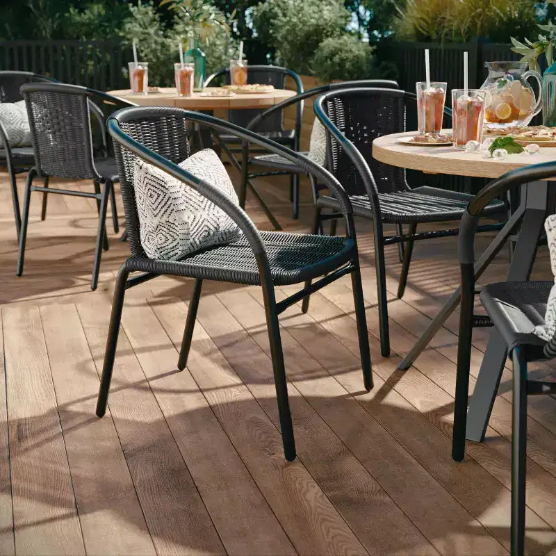 Flash Furniture Lila Lot de 4 chaises empilables en rotin pour restaurant, intérieur/extérieur
