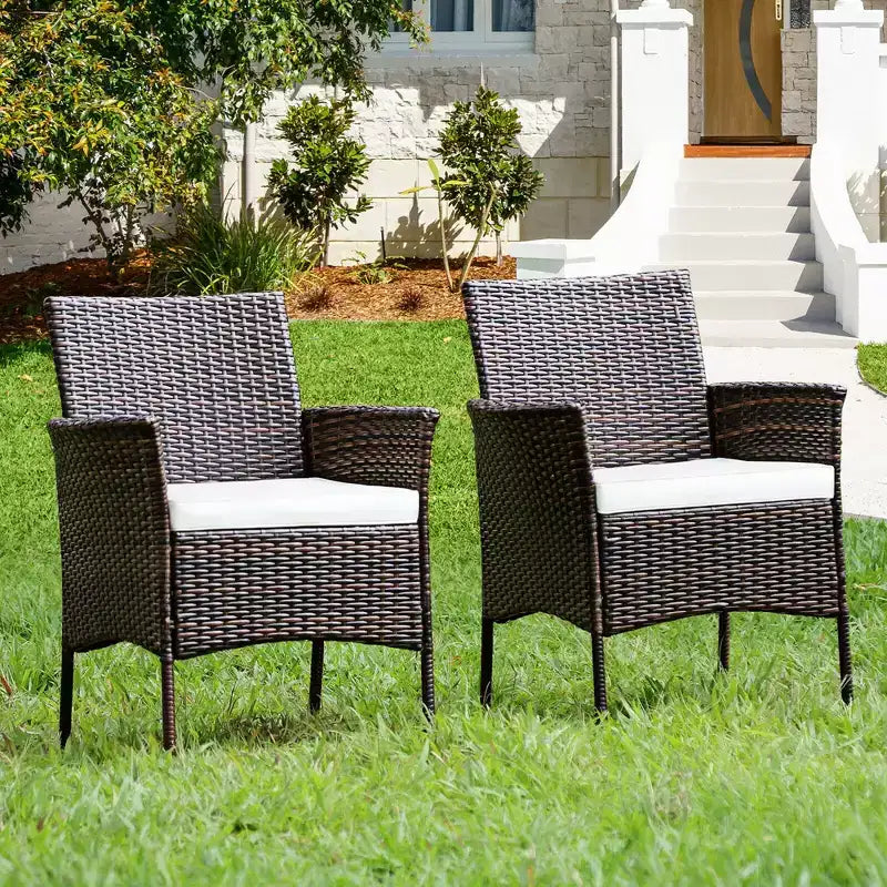 Costway Chaise de salle à manger avec accoudoirs en rotin, coussin et canapé, meubles de patio, marron