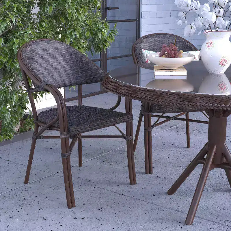 Chaise de patio en osier et rotin Merrick Lane avec dossier incurvé et cadre en aluminium effet bambou