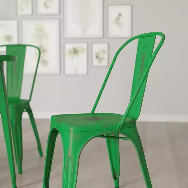 Chaise de salle à manger empilable en métal Merrick Lane Banks, intérieur/extérieur, avec dossier à une latte et finition poudrée vieillie