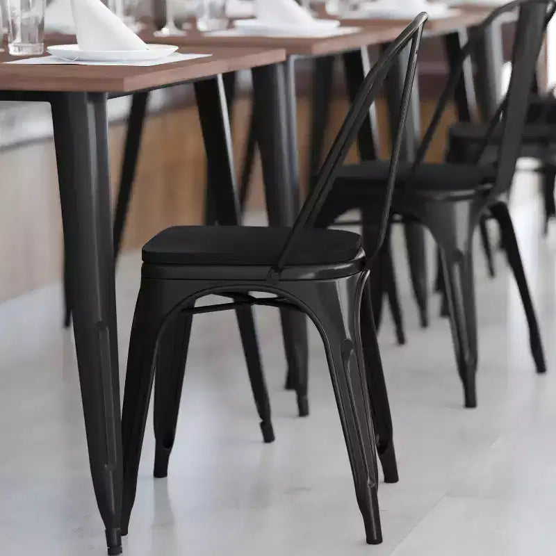Flash Furniture Perry Chaise empilable en métal de qualité commerciale pour l'intérieur et l'extérieur avec assise en polystyrène tout temps