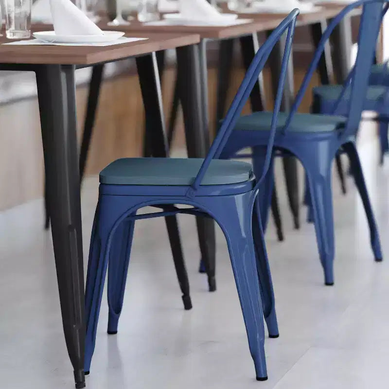 Flash Furniture Perry Chaise empilable en métal de qualité commerciale pour l'intérieur et l'extérieur avec assise en polystyrène tout temps