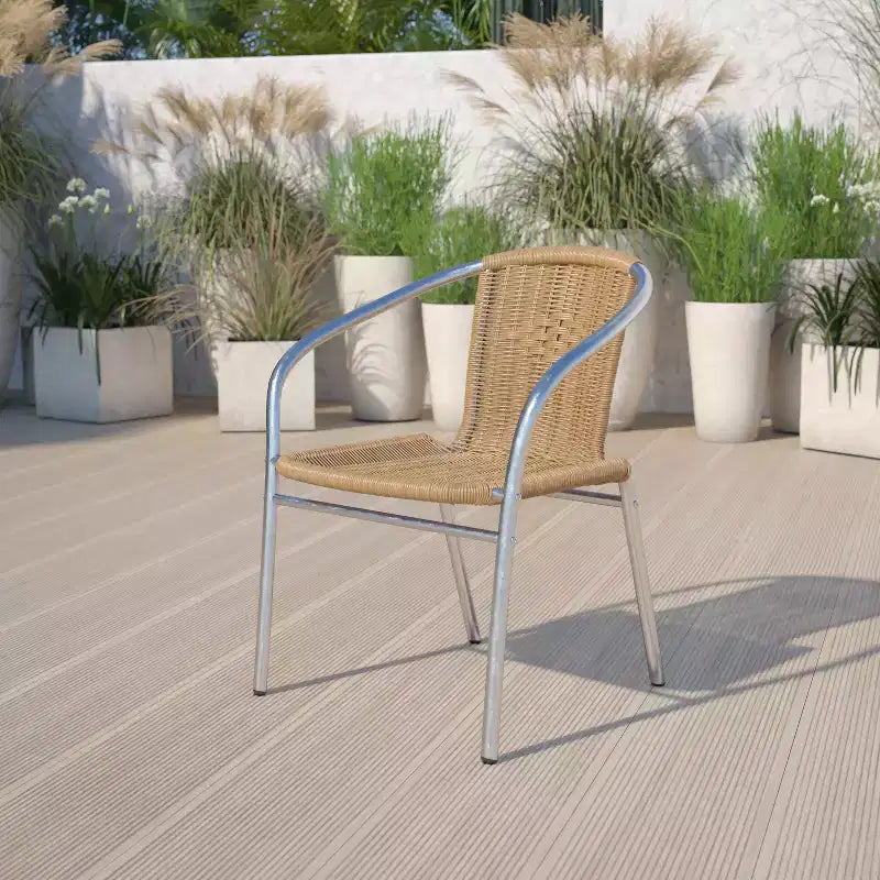 Chaise empilable Emma et Oliver, pack de 4, en aluminium et rotin, pour restaurant, intérieur-extérieur, usage commercial