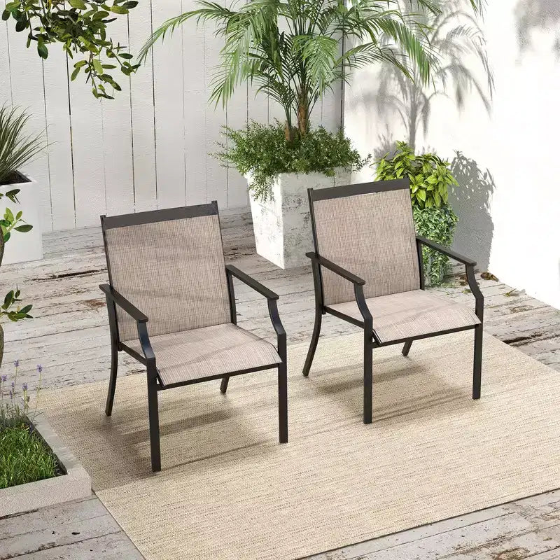 Costway Chaises de salle à manger de patio 4 pièces Grandes chaises d'extérieur Siège respirant et cadre en métal Noir/Café/Rouge