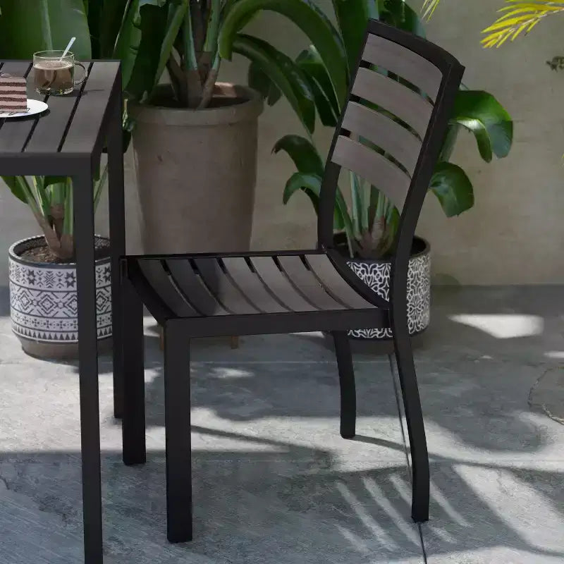 Chaise d'extérieur Flash Furniture Lark avec lattes en poly imitation teck