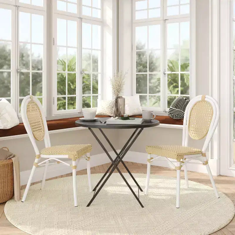 Lot de 2 chaises bistrot empilables Cannes Thonet d'intérieur/extérieur, en rotin synthétique et aluminium de Flash Furniture