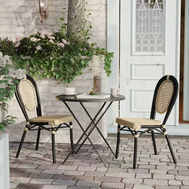 Lot de 2 chaises bistrot empilables Cannes Thonet d'intérieur/extérieur, en rotin synthétique et aluminium de Flash Furniture