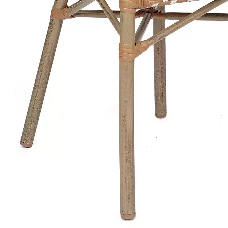 Lot de 4 chaises bistrot Lourdes Thonet empilables avec accoudoirs, en rotin PE et cadre en aluminium, pour l'intérieur et l'extérieur, de la marque Flash Furniture