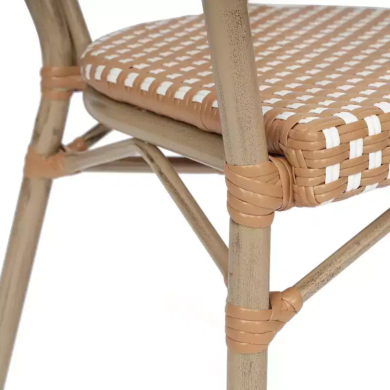 Lot de 4 chaises bistrot Lourdes Thonet empilables avec accoudoirs, en rotin PE et cadre en aluminium, pour l'intérieur et l'extérieur, de la marque Flash Furniture