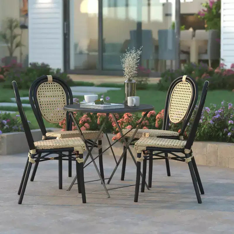 Emma & Oliver Reims Lot de quatre chaises de bistrot Thonet empilables intérieur/extérieur avec assise en rotin PE et cadre en métal