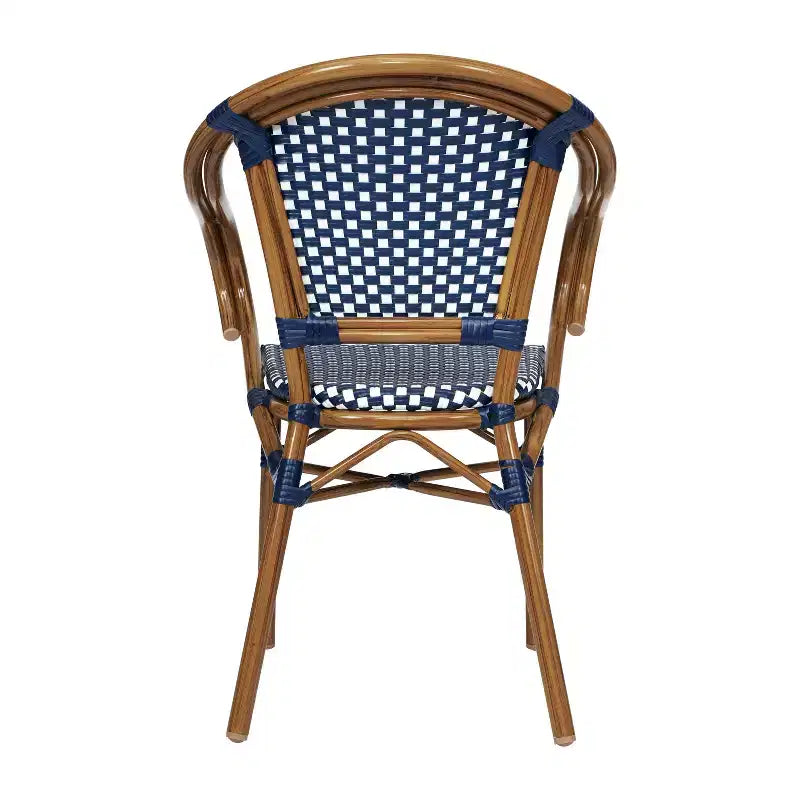 Lot de quatre chaises empilables Emma & Oliver Soie de style bistrot Thonet avec accoudoirs, pour l'intérieur et l'extérieur, assise en rotin PE et cadre en métal finition bambou