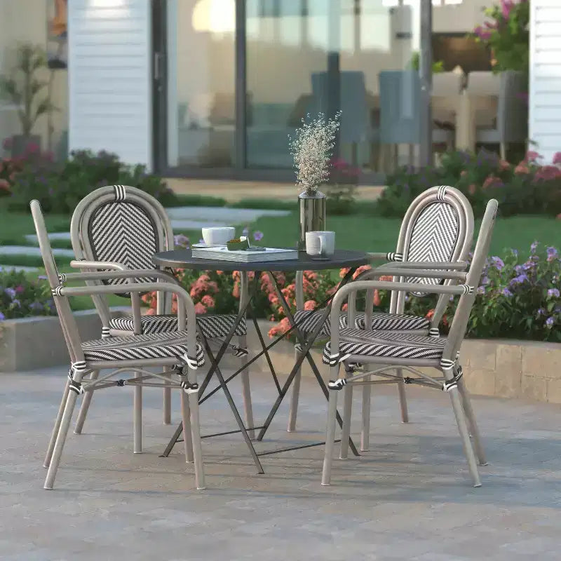 Emma & Oliver Massalia - Lot de quatre chaises de bistrot Thonet empilables avec accoudoirs, pour l'intérieur et l'extérieur, assise en textilène et cadre en métal finition bambou
